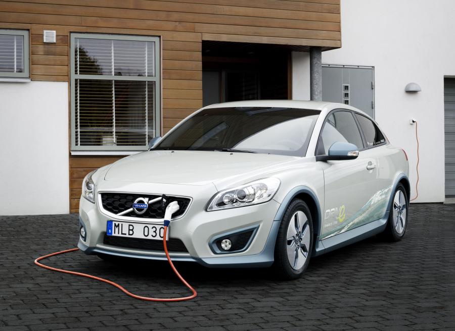  Volvo C30 DRIVe Electric 2011 года  (фото 18 из 37)